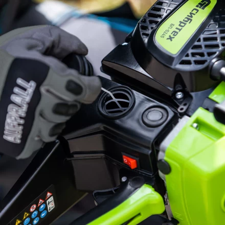 Пила цепная бензиновая Сибртех БП-5245 95209, 52 см3, шина 45 см, шаг 0.325, паз 1,5 мм, 72 звена купить в Тюмени