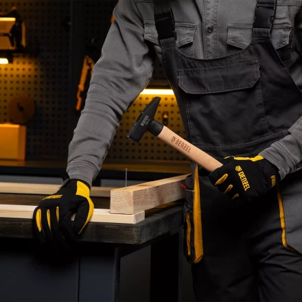 Молоток слесарный, 400 г Denzel, кованый квадратный боек, буковая рукоятка, 10428 купить в Тюмени