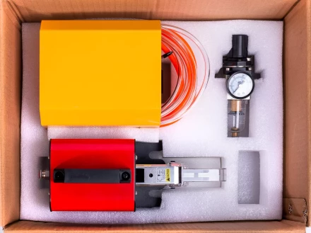 Пресс-клещи пневматические КВТ ПКП-01 для опрессовки наконечников и разъемов матрицами МПК (85396) купить в Тюмени