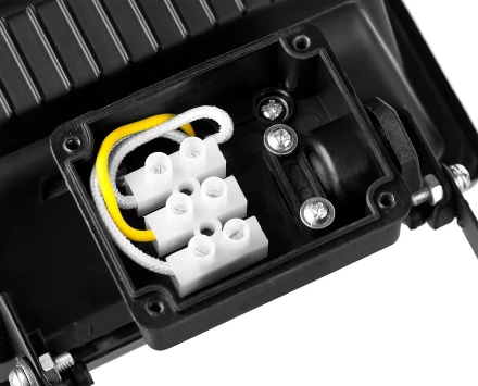 Прожектор STAYER &quot;MASTER&quot; MAXLight галогенный, с дугой крепления под установку, черный, 150Вт 57101-B купить в Тюмени