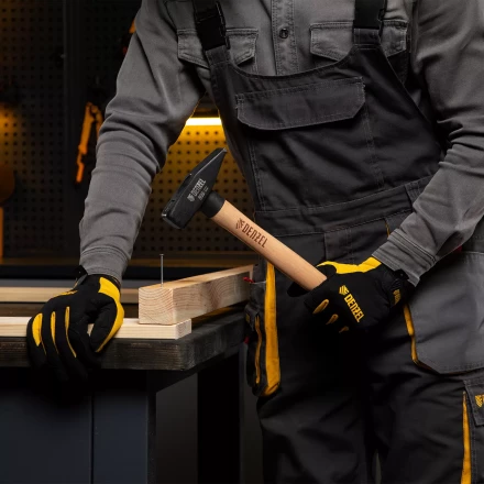 Молоток слесарный, Denzel 800 г, кованый квадратный боек, буковая рукоятка 10435 купить в Тюмени