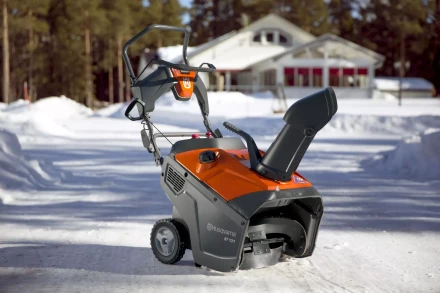 Бензиновый снегоуборщик Husqvarna ST 131 купить в Тюмени