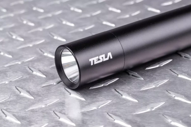 Фонарь-бита TESLA LB-40 33х400 мм купить в Тюмени