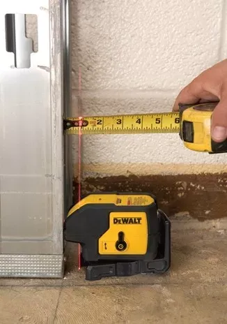 Лазерный нивелир DeWalt DW 083 К купить в Тюмени