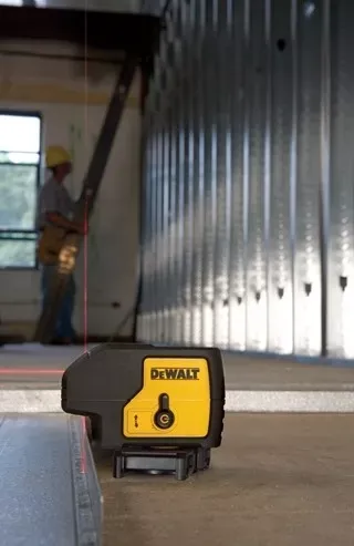 Лазерный нивелир DeWalt DW 083 К купить в Тюмени