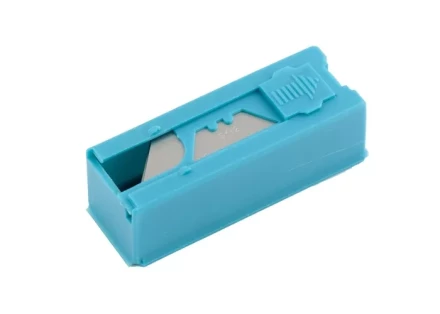 Лезвия 19 мм трапециевидные пластиковый пенал 12 шт GROSS 79376 купить в Тюмени