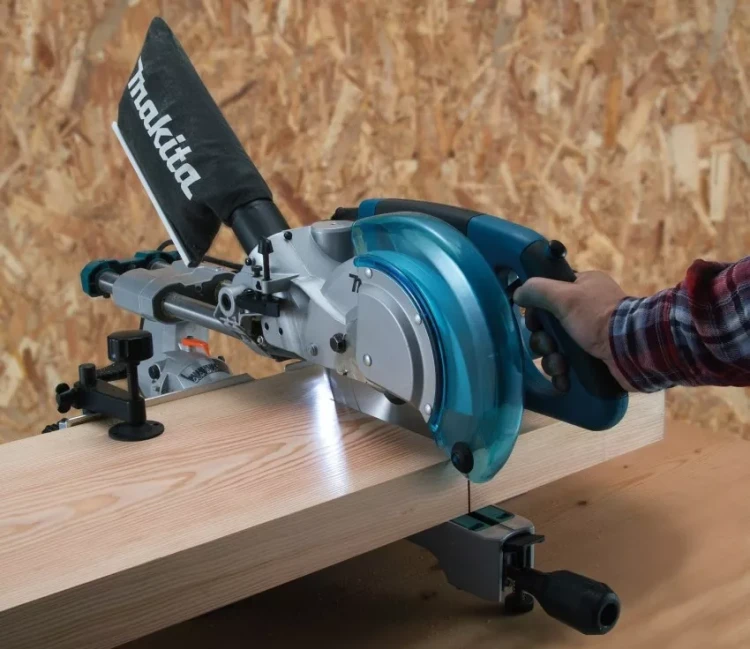 Пила торцовая Makita LS0815FLN купить в Тюмени