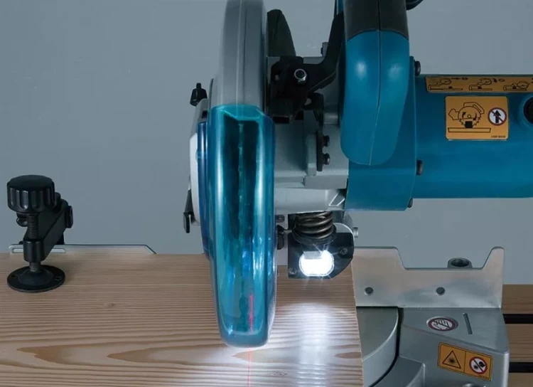Пила торцовая Makita LS0815FLN купить в Тюмени