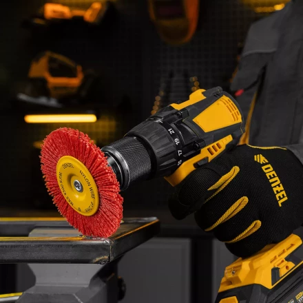 Щетка для дрели Denzel, 100 мм, Плоская, со шпилькой, нейлоновая щетина, 74434 купить в Тюмени