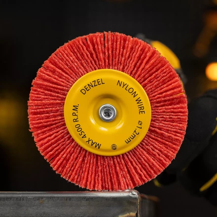Щетка для дрели Denzel, 100 мм, Плоская, со шпилькой, нейлоновая щетина, 74434 купить в Тюмени