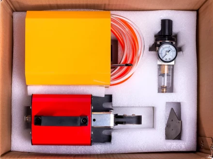 Пресс-клещи пневматические КВТ ПКП-10к для серийной опрессовки втулочных наконечников до 10 мм (85397) купить в Тюмени