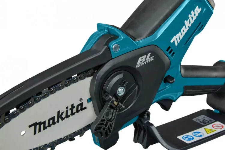 Аккумуляторная цепная пила 12V, 10см Makita UC100DZ (без АКБ и ЗУ) купить в Тюмени