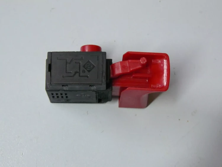 Выключатель FA2-4/1 BEK 4(4)A 250V~ 5E4 V000-000-677 купить в Тюмени