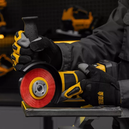 Щетка для УШМ, 100 мм, плоская, нейлоновая щетина, посадка 22,2 мм Denzel 74437 купить в Тюмени